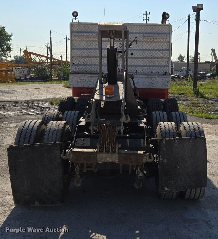 image for item DT5264 2012 Kenworth W900 semi truck