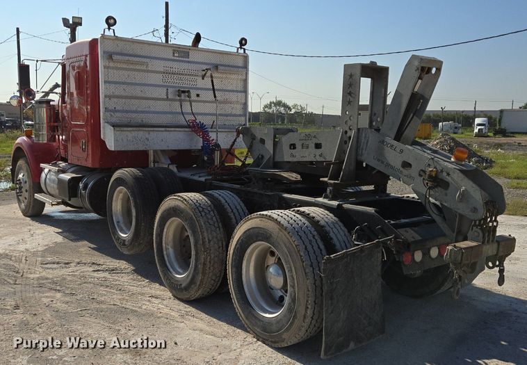 image for item DT5264 2012 Kenworth W900 semi truck