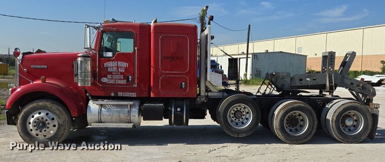 image for item DT5264 2012 Kenworth W900 semi truck