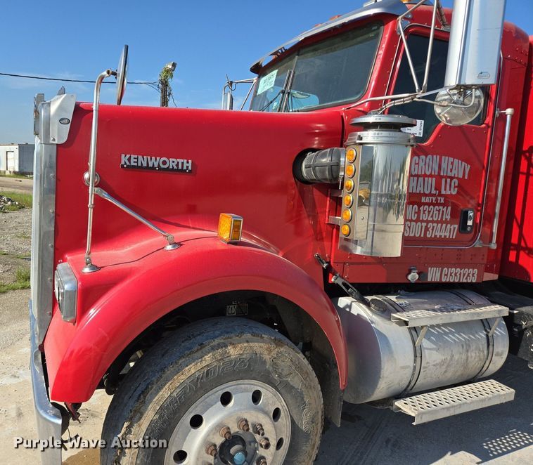 image for item DT5264 2012 Kenworth W900 semi truck