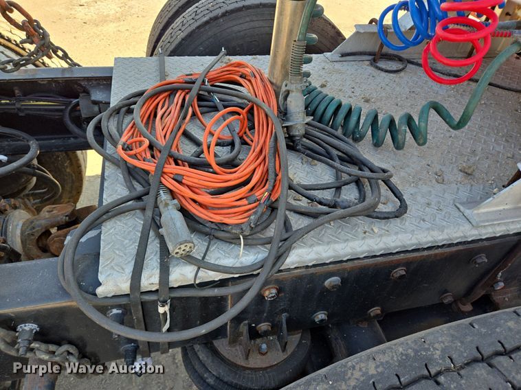 image for item DT5264 2012 Kenworth W900 semi truck