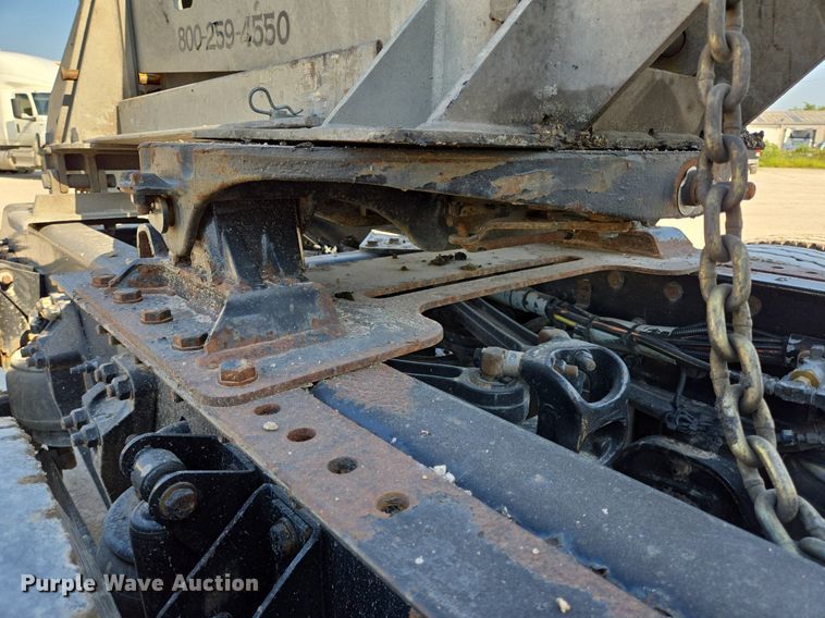 image for item DT5264 2012 Kenworth W900 semi truck