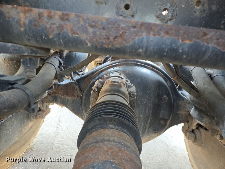 image for item DT5264 2012 Kenworth W900 semi truck