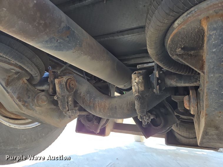 image for item DT5264 2012 Kenworth W900 semi truck