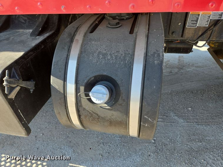 image for item DT5264 2012 Kenworth W900 semi truck