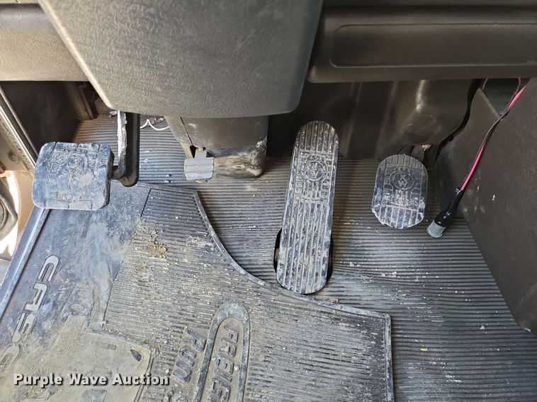 image for item DT5264 2012 Kenworth W900 semi truck