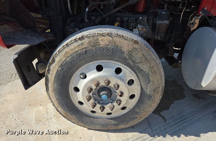 image for item DT5264 2012 Kenworth W900 semi truck