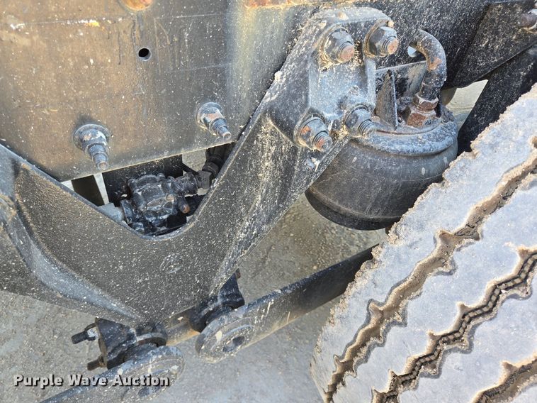 image for item DT5264 2012 Kenworth W900 semi truck