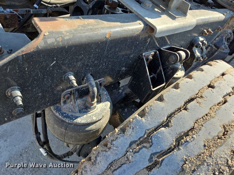 image for item DT5264 2012 Kenworth W900 semi truck