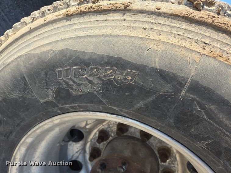 image for item DT5264 2012 Kenworth W900 semi truck