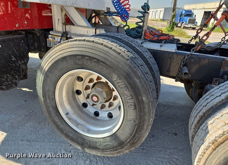 image for item DT5264 2012 Kenworth W900 semi truck