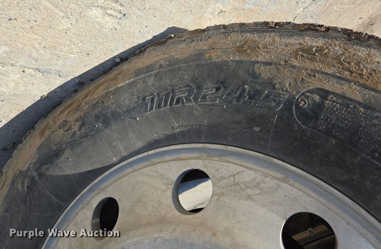 image for item DT5264 2012 Kenworth W900 semi truck