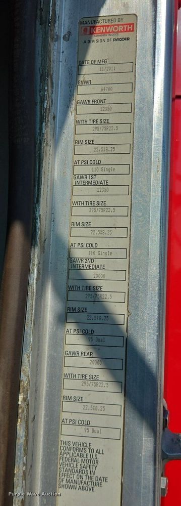 image for item DT5264 2012 Kenworth W900 semi truck