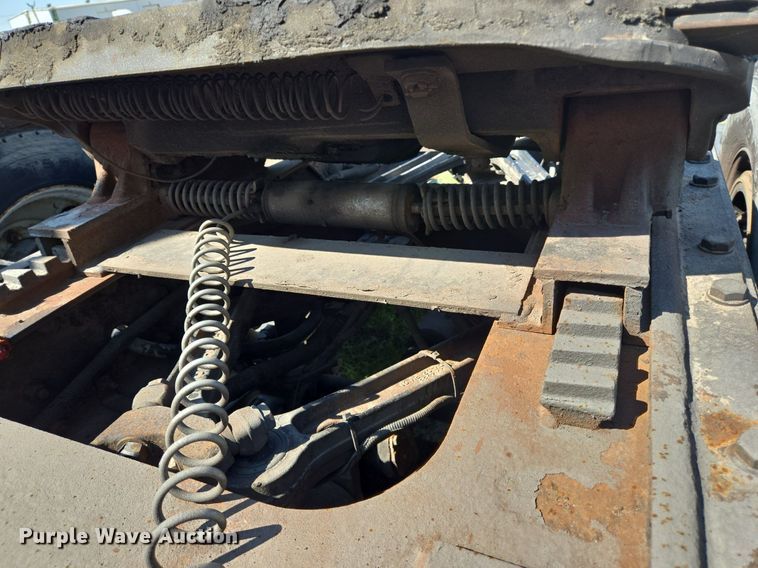 image for item DT5266 2007 Kenworth T800 semi truck