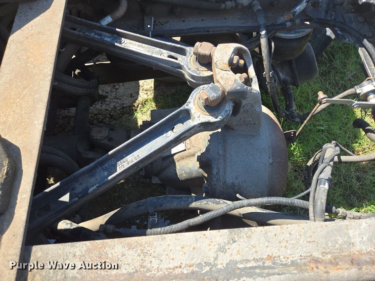 image for item DT5266 2007 Kenworth T800 semi truck