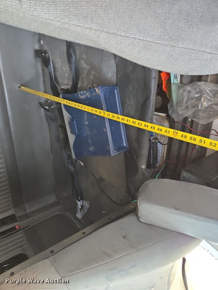 image for item DT5266 2007 Kenworth T800 semi truck