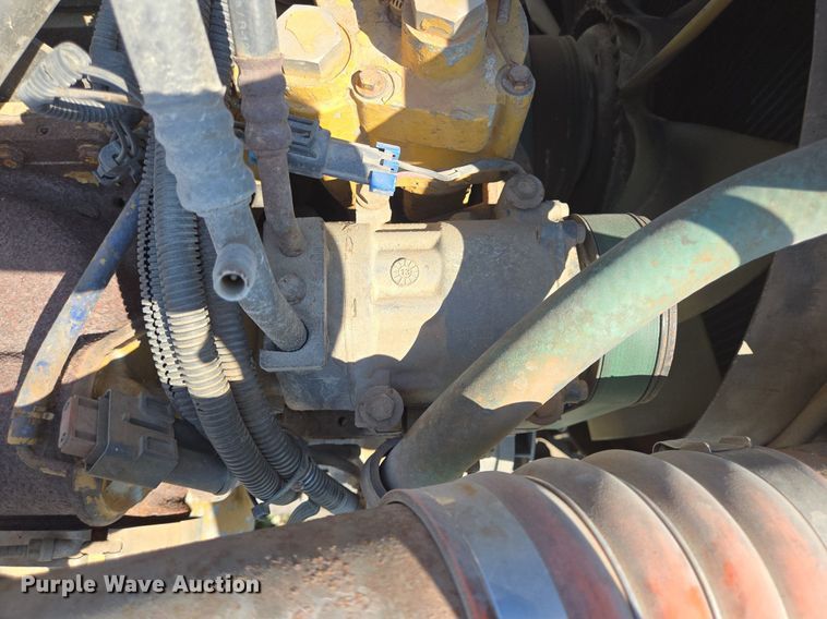 image for item DT5266 2007 Kenworth T800 semi truck