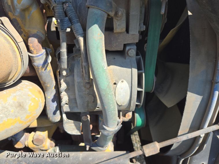 image for item DT5266 2007 Kenworth T800 semi truck