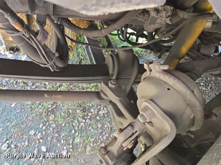 image for item DT5266 2007 Kenworth T800 semi truck