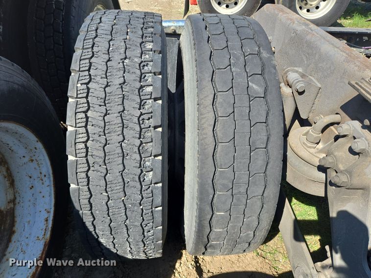 image for item DT5266 2007 Kenworth T800 semi truck