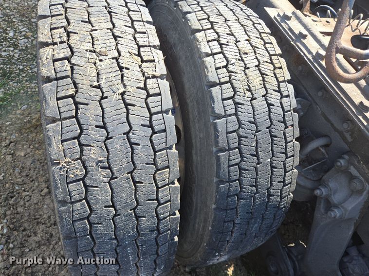 image for item DT5266 2007 Kenworth T800 semi truck