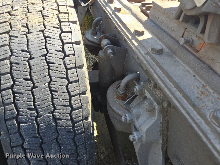 image for item DT5266 2007 Kenworth T800 semi truck