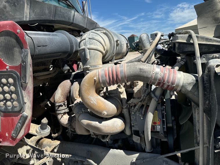 image for item DV2760 2004 Kenworth T800 semi truck