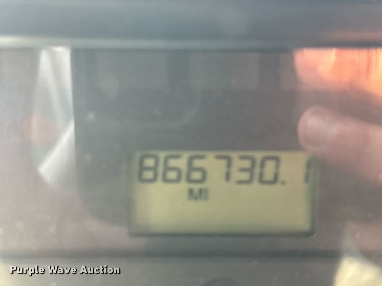 image for item DV2768 2003 Freightliner  Columbia  semi truck