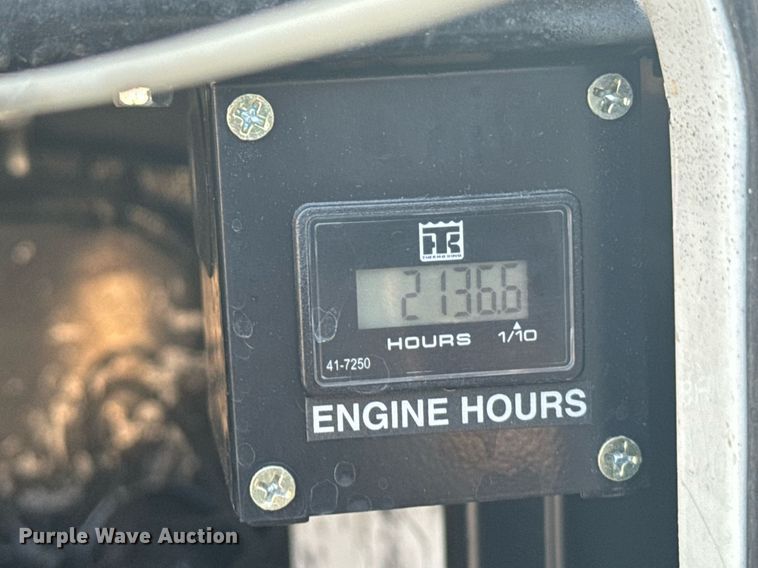 image for item DV2768 2003 Freightliner  Columbia  semi truck