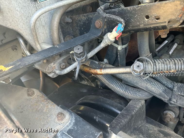 image for item DV2768 2003 Freightliner  Columbia  semi truck