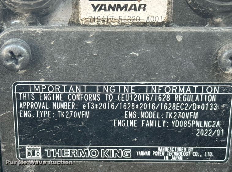 image for item DV2768 2003 Freightliner  Columbia  semi truck