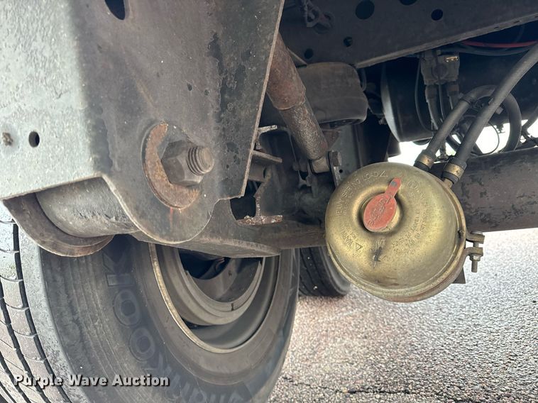 image for item DV5869 2014 Stoughton  AVW-535T-S-C-AR dry van trailer