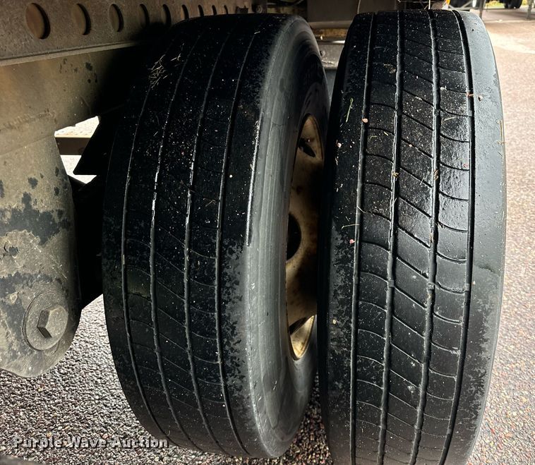 image for item DV5869 2014 Stoughton  AVW-535T-S-C-AR dry van trailer