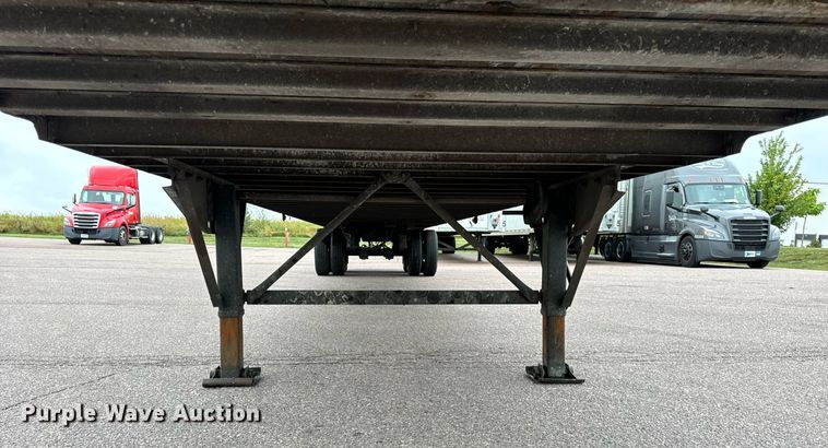 image for item DV5870 2013 Stoughton  AVW-535T-S-C-AR dry van trailer