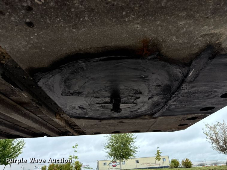 image for item DV5870 2013 Stoughton  AVW-535T-S-C-AR dry van trailer