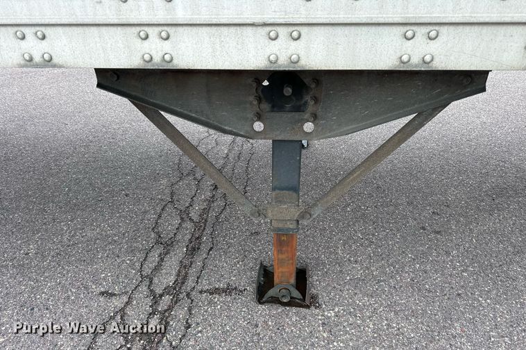 image for item DV5870 2013 Stoughton  AVW-535T-S-C-AR dry van trailer