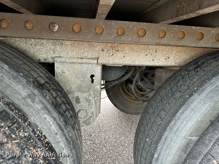 image for item DV5870 2013 Stoughton  AVW-535T-S-C-AR dry van trailer