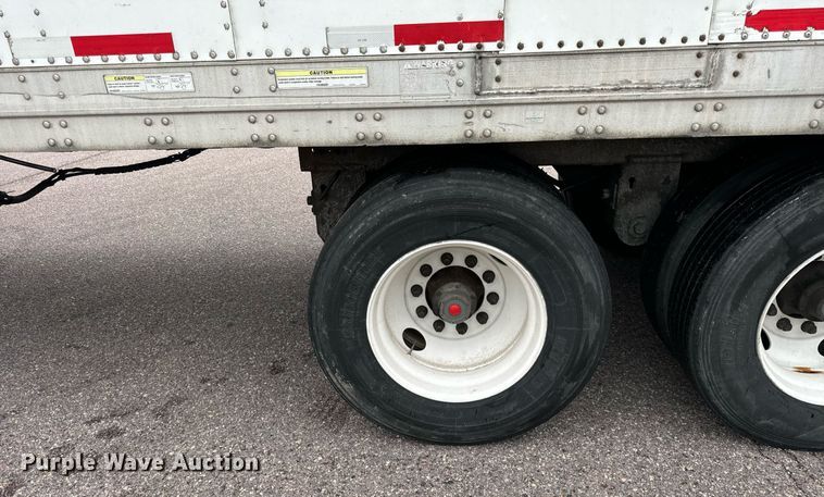 image for item DV5870 2013 Stoughton  AVW-535T-S-C-AR dry van trailer