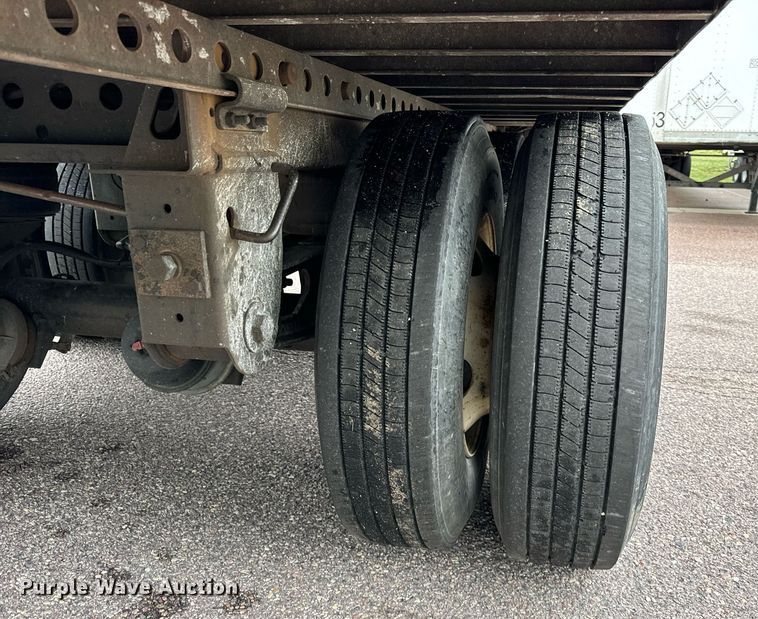 image for item DV5870 2013 Stoughton  AVW-535T-S-C-AR dry van trailer