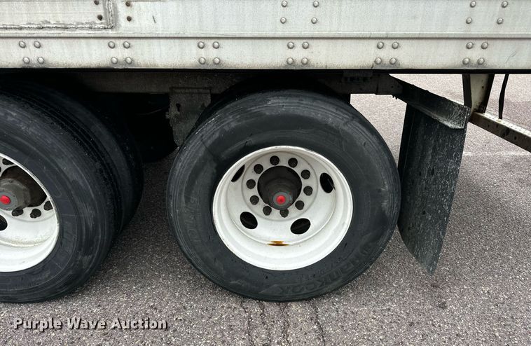 image for item DV5870 2013 Stoughton  AVW-535T-S-C-AR dry van trailer