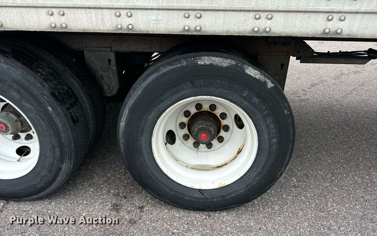 image for item DV5870 2013 Stoughton  AVW-535T-S-C-AR dry van trailer