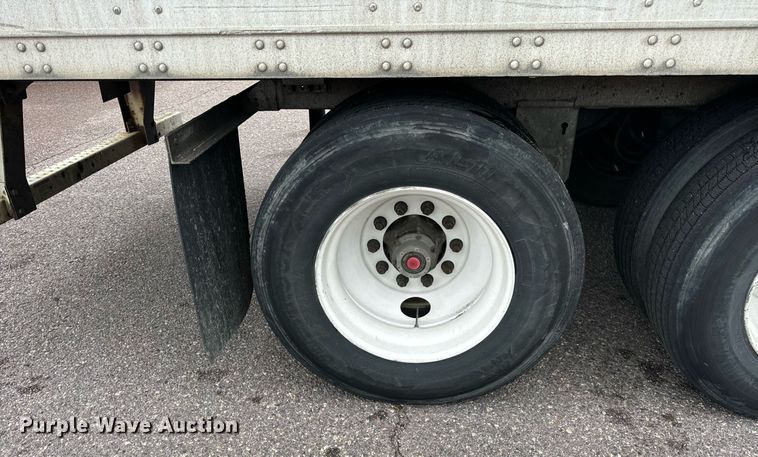 image for item DV5870 2013 Stoughton  AVW-535T-S-C-AR dry van trailer