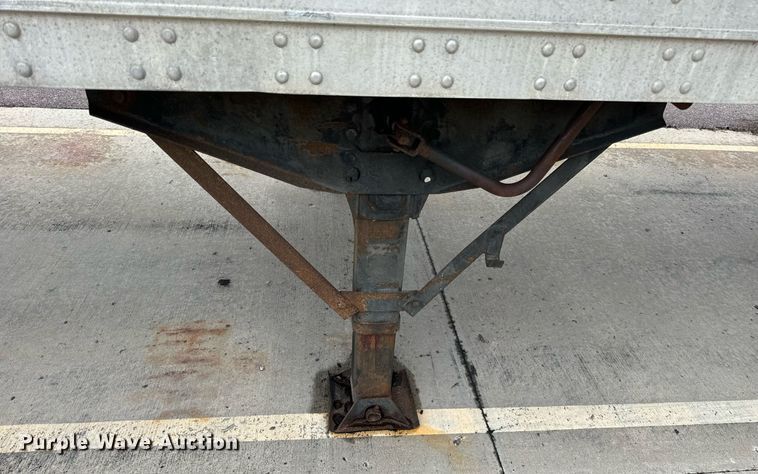 image for item DV5871 2007 Stoughton AVW484T-S-C dry van trailer