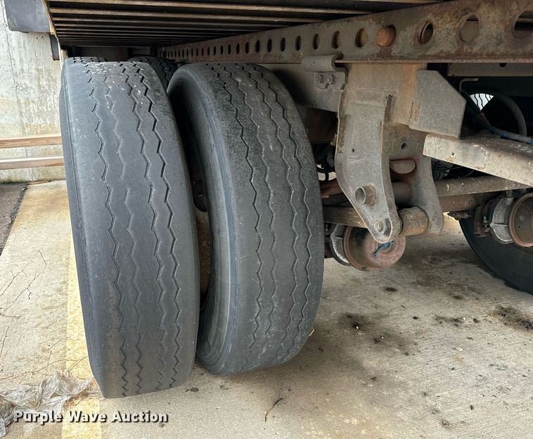 image for item DV5871 2007 Stoughton AVW484T-S-C dry van trailer