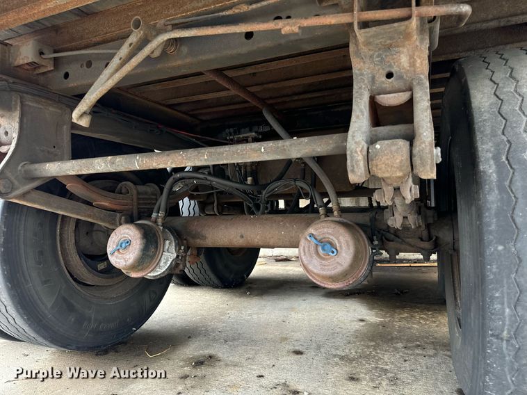 image for item DV5871 2007 Stoughton AVW484T-S-C dry van trailer