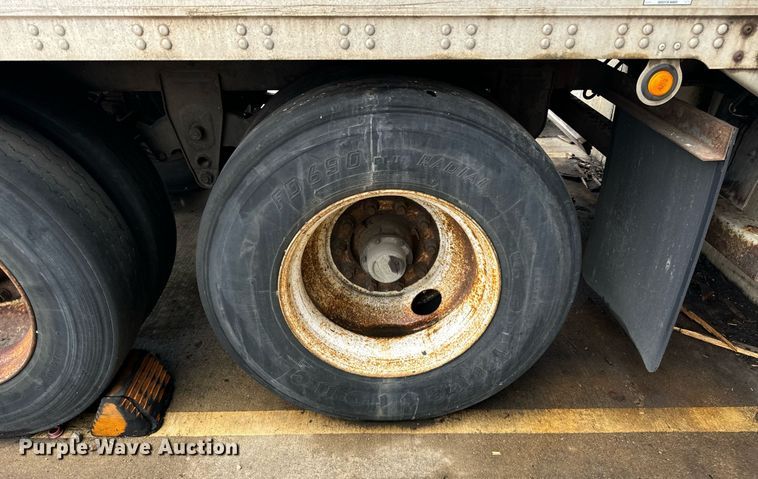 image for item DV5871 2007 Stoughton AVW484T-S-C dry van trailer