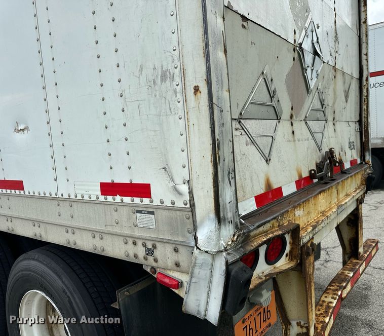 image for item DV5872 2013 Stoughton  AVW-485T-S-C-AR dry van trailer