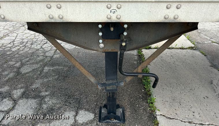 image for item DV5872 2013 Stoughton  AVW-485T-S-C-AR dry van trailer