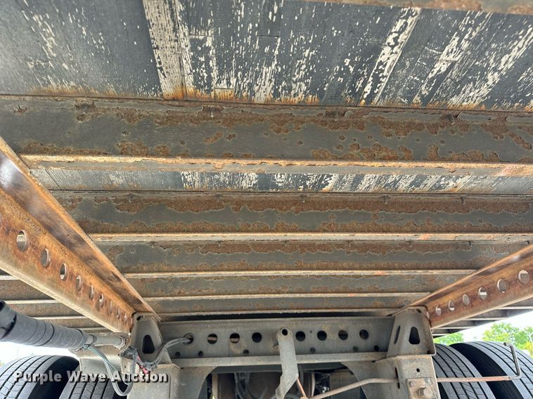 image for item DV5872 2013 Stoughton  AVW-485T-S-C-AR dry van trailer