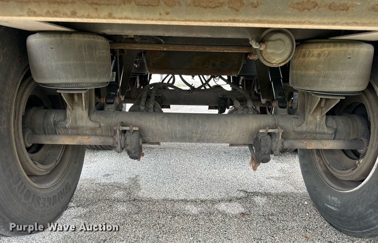 image for item DV5872 2013 Stoughton  AVW-485T-S-C-AR dry van trailer